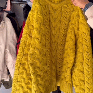 Chunky Cable Turtleneck Sweater – Ultra‑Cozy, Statement Knit for Winter Days ❄️�