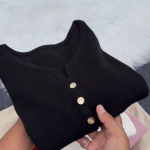 Classic Button Knit Cardigan – Timeless, Soft, and Effortlessly Versatile ✨🧶