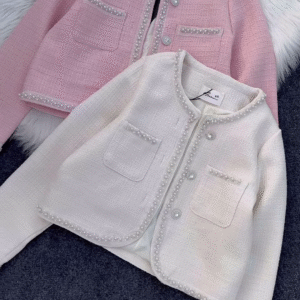 Pearl Trimmed Tweed Cropped Jacket – Luxe Parisian Chic for Every Occasion ✨💖