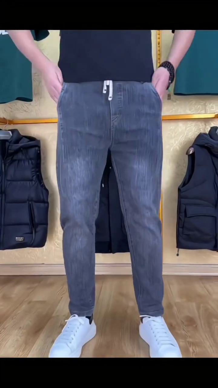 Men Stretchable Solid Jogger Jeans