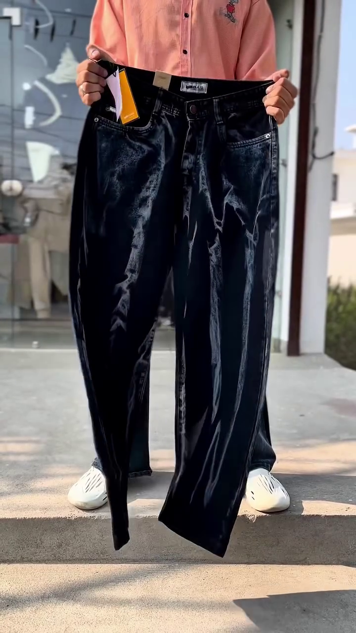 Men Mid-Rise Heavy Fade Printed Jeans - Image 5