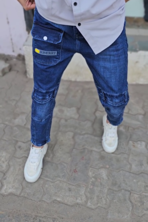 Men Blue Biker Fit Mid-Rise Clean Look Stretchable Biker Jeans