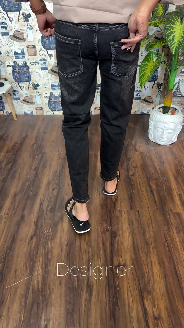 Men Black Carrot Fit Mid-Rise Clean Look Stretchable Jeans - Image 3