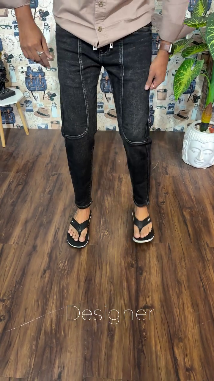 Men Black Carrot Fit Mid-Rise Clean Look Stretchable Jeans - Image 2