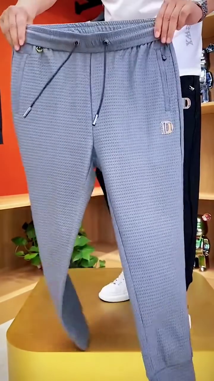 Men Solid Pure Cotton Joggers