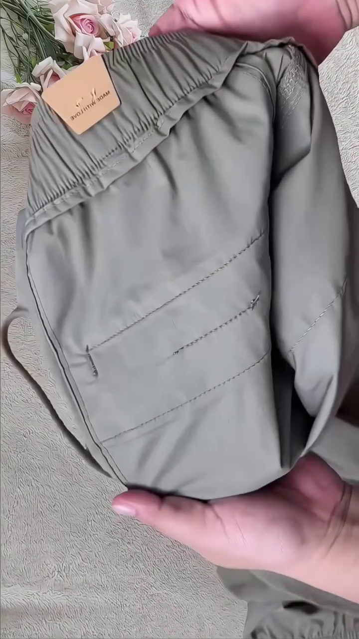 Men Zip Detail Training Track Pants with Toggle Hem - Image 4