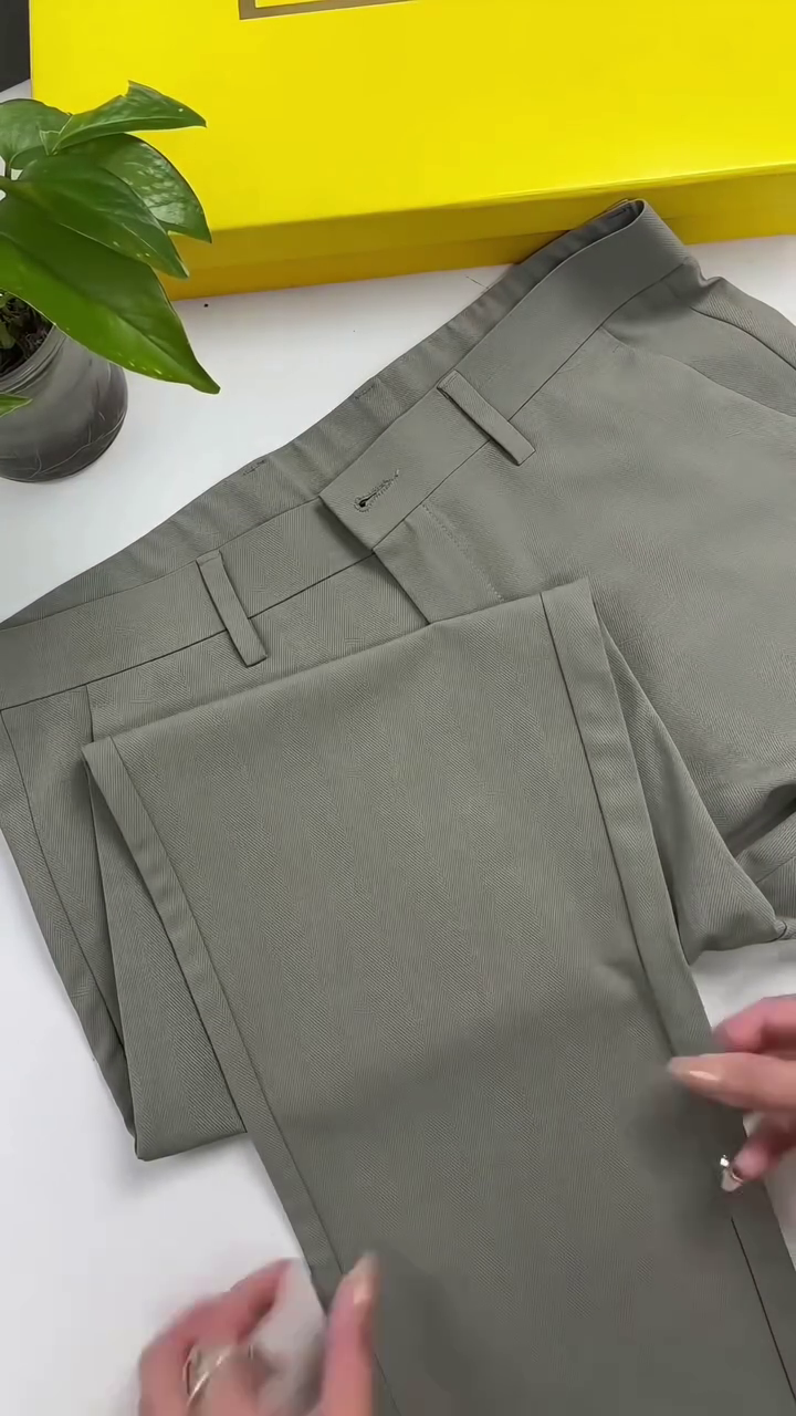 Men High-Rise Formal Trousers - Image 10